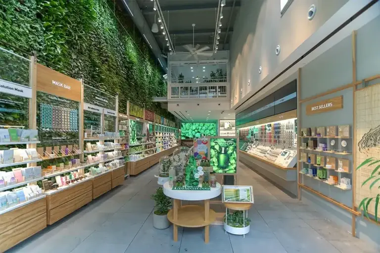 Best Living Walls for Retail Stores: Ultimate Merchandising Guide